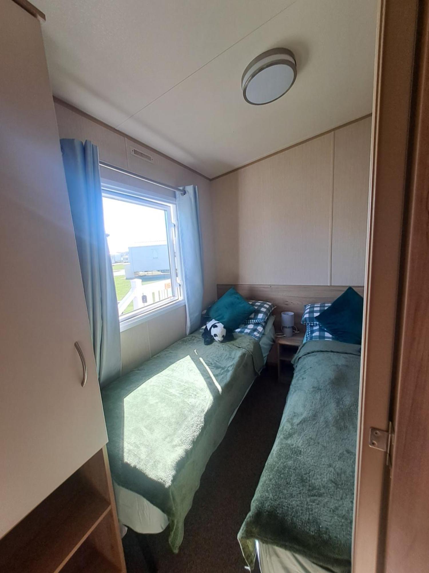 N & V Caravan Sand Le Mere Tunstall  Exterior photo